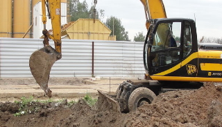 Выкопать яму экскаватором в Красноярске от 922 руб. - 2Землекопа-Крс